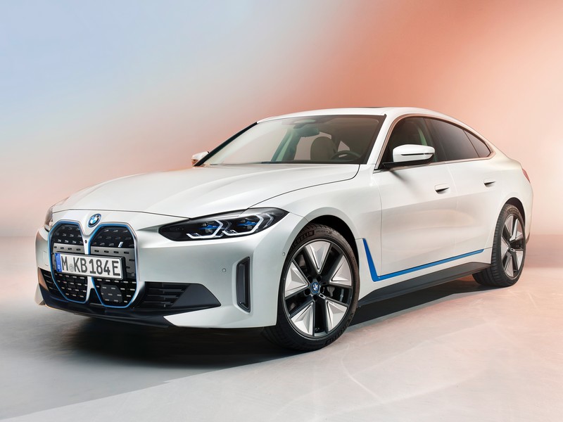 BMW ukázalo i4